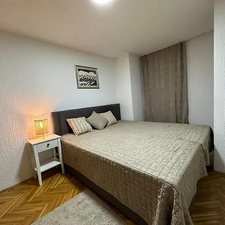 Forino Apartman *